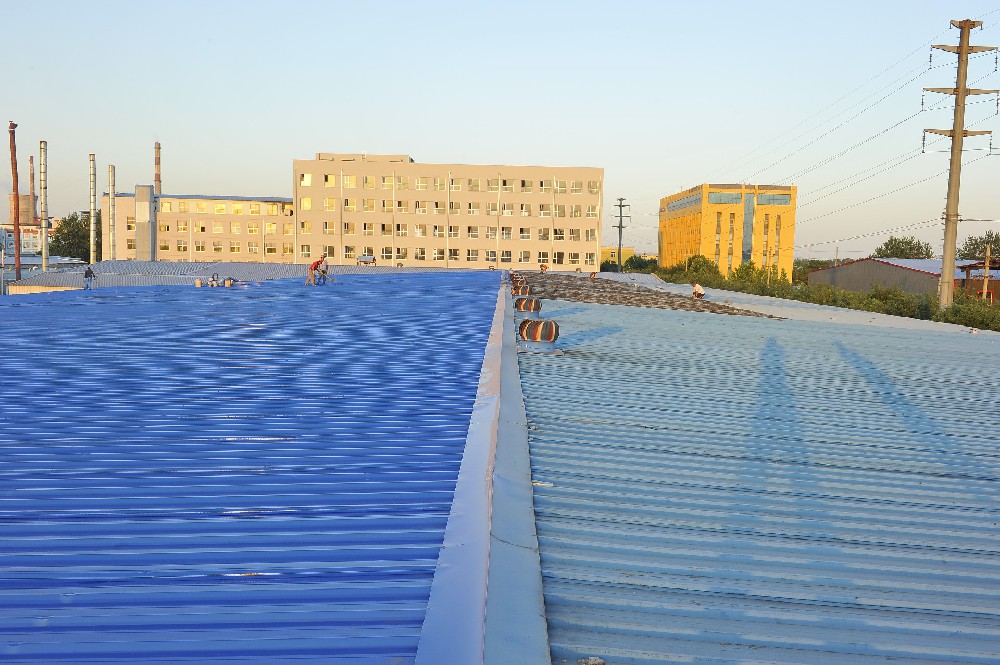 彩鋼瓦翻新利器，晨虹醇酸防銹漆守護(hù)建筑之美
